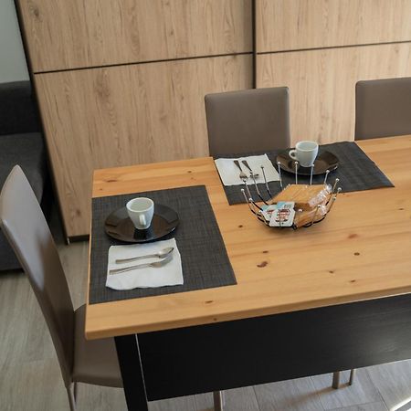 Apartment Milan Near Metro-M5 Екстер'єр фото